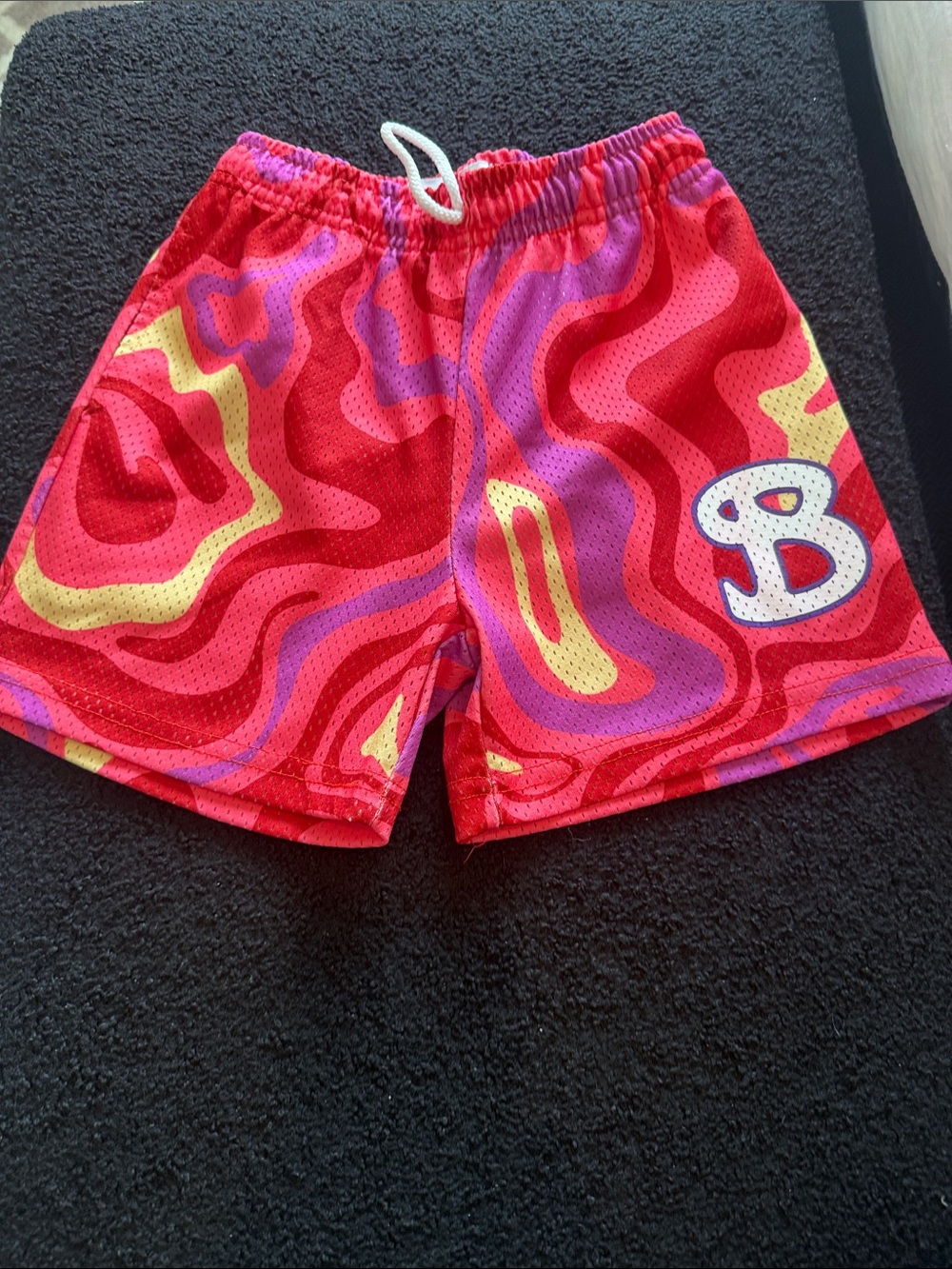 Bucket squad Kids 'B' Logo Wave-Print Athletic Shorts - Red/Pink
